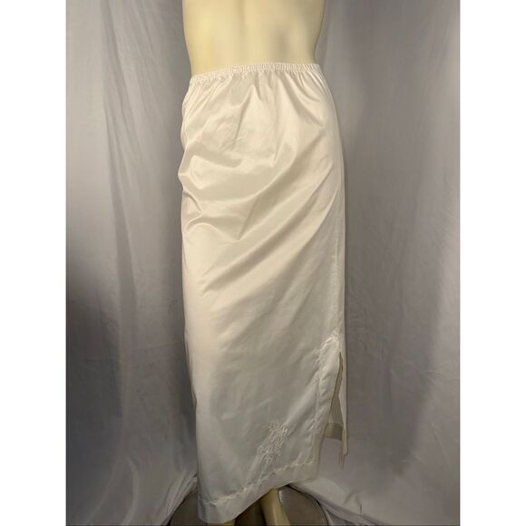Vintage Vanity Fair White Nylon Half Slip Skirt – Embroidered Hem, Side Slit, Si - Picture 1 of 16